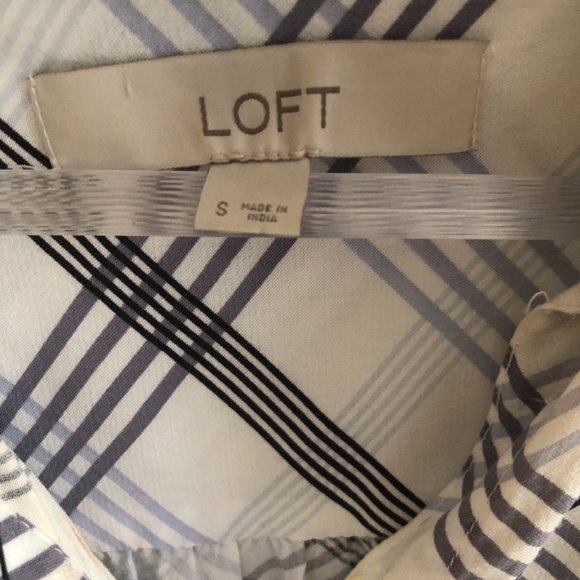 Loft Long Sleeve Loose Fit Button Down - Picture 6 of 7